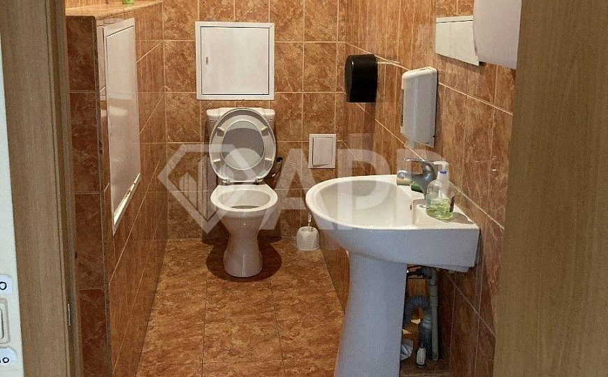 Сдаю бизнес-центр/офисный центр, 230 м² фото