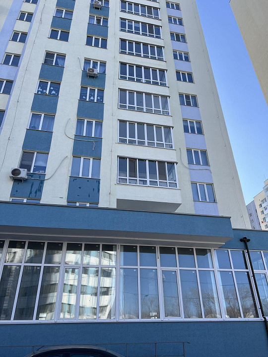 Сдается в аренду помещение 176м2 в Новом ЖК Волгарь с панорамным остеклением. фото