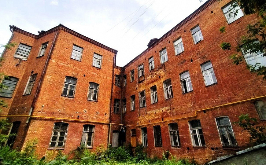 Здание в центре города фото