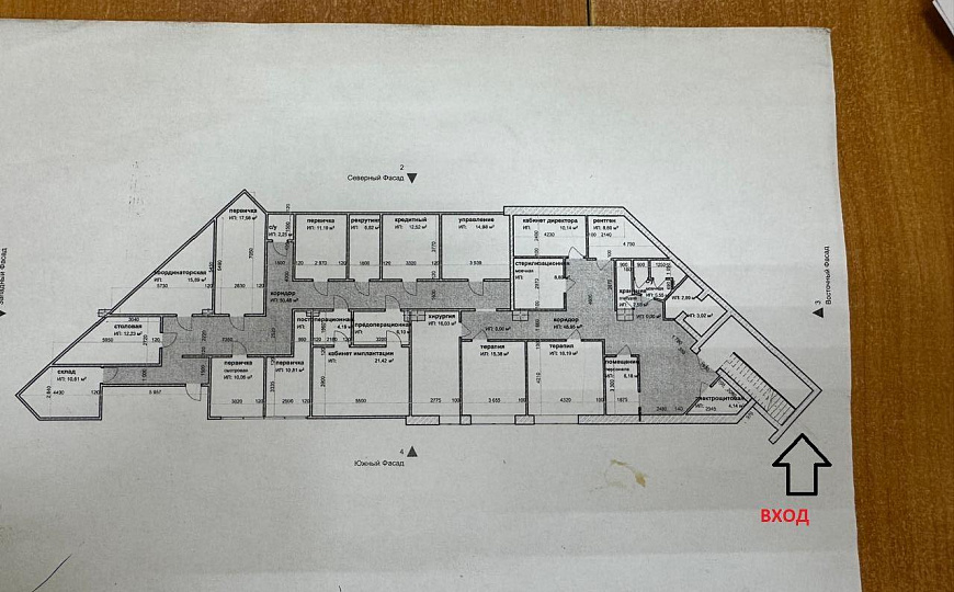 Площади от 100 до  377,6 м², ТЦ" Квадро" фото