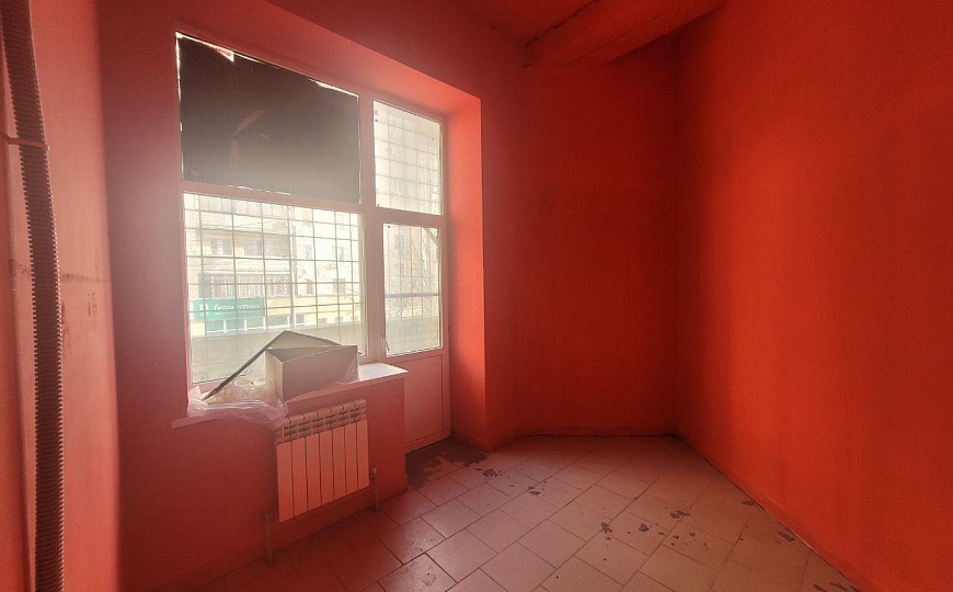 Площади от 100 до  377,6 м², ТЦ" Квадро" фото