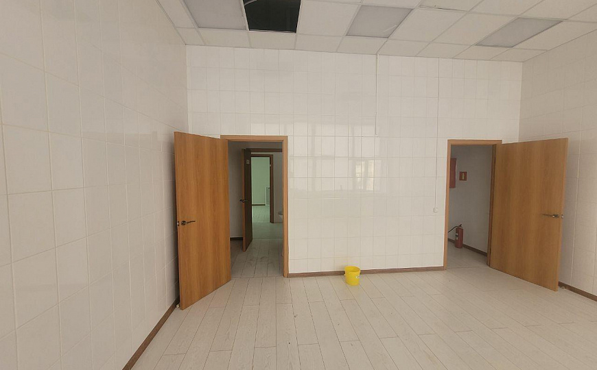 Площади от 100 до  377,6 м², ТЦ" Квадро" фото