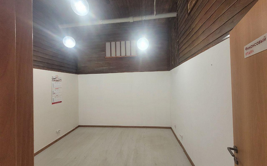 Площади от 100 до  377,6 м², ТЦ" Квадро" фото
