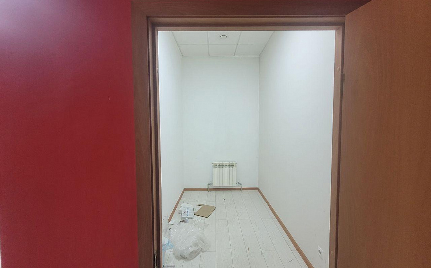 Площади от 100 до  377,6 м², ТЦ" Квадро" фото