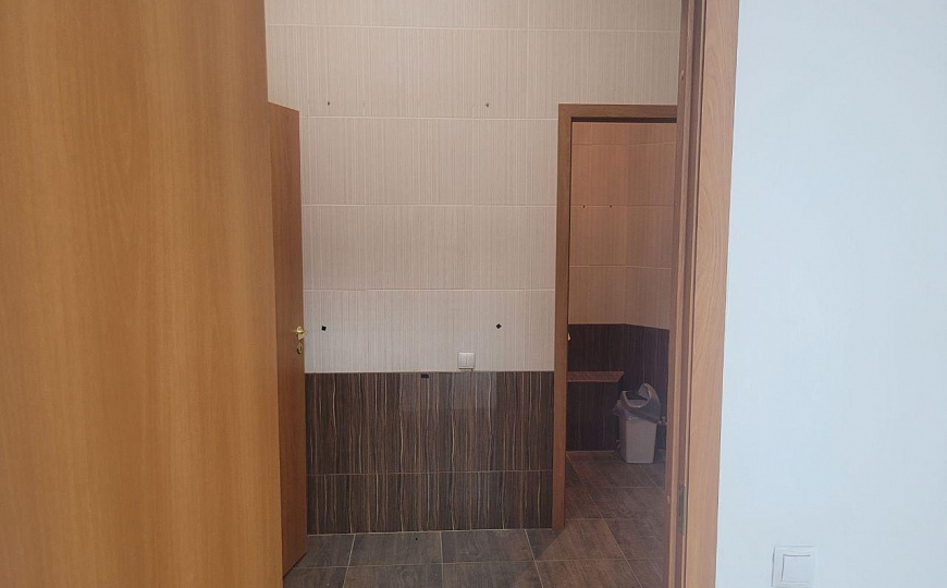 Площади от 100 до  377,6 м², ТЦ" Квадро" фото