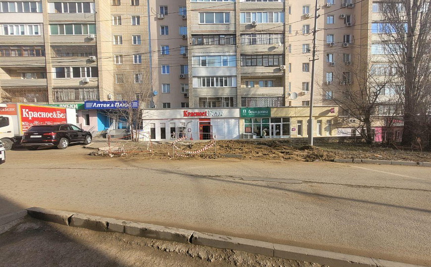 Площади от 100 до  377,6 м², ТЦ" Квадро" фото