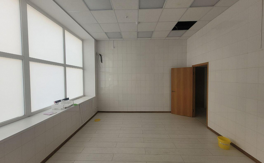 Площади от 100 до  377,6 м², ТЦ" Квадро" фото