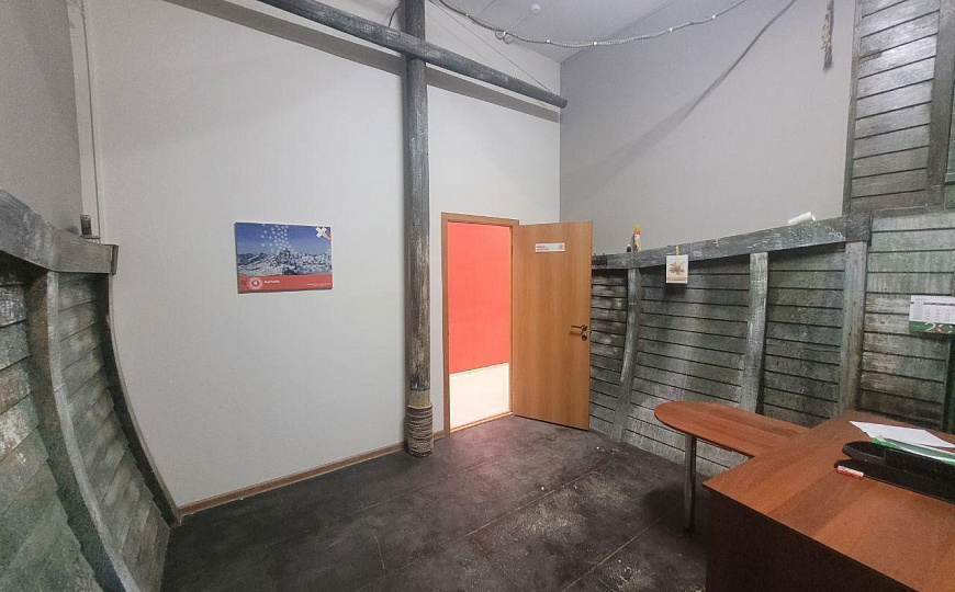 Площади от 100 до  377,6 м², ТЦ" Квадро" фото