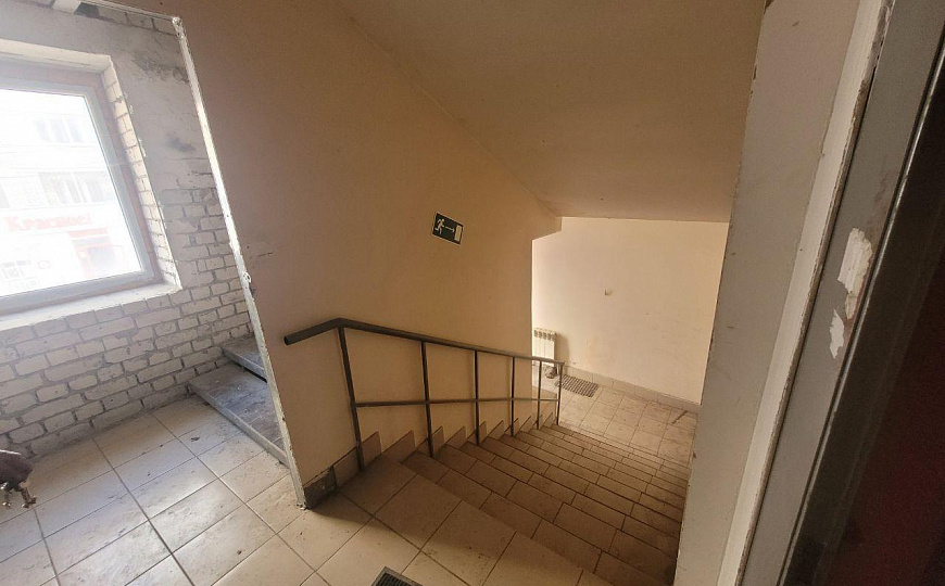 Площади от 100 до  377,6 м², ТЦ" Квадро" фото