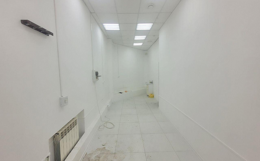 Площади от 100 до  377,6 м², ТЦ" Квадро" фото