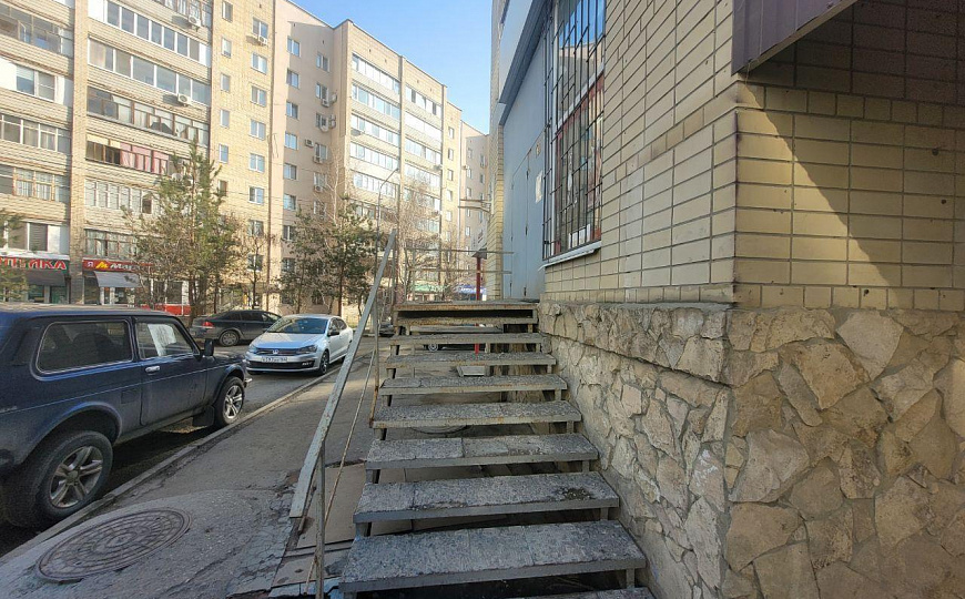 Площади от 100 до  377,6 м², ТЦ" Квадро" фото