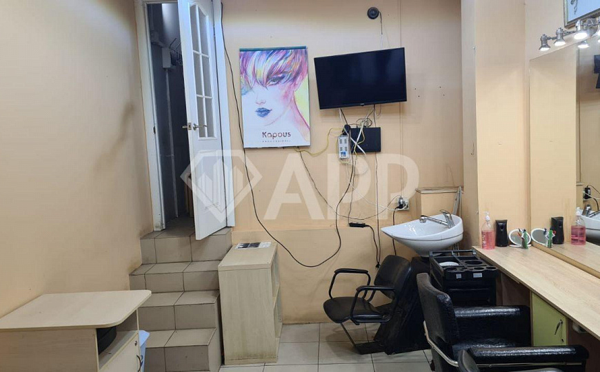Продажа помещения на  первой  линии Адоратского фото