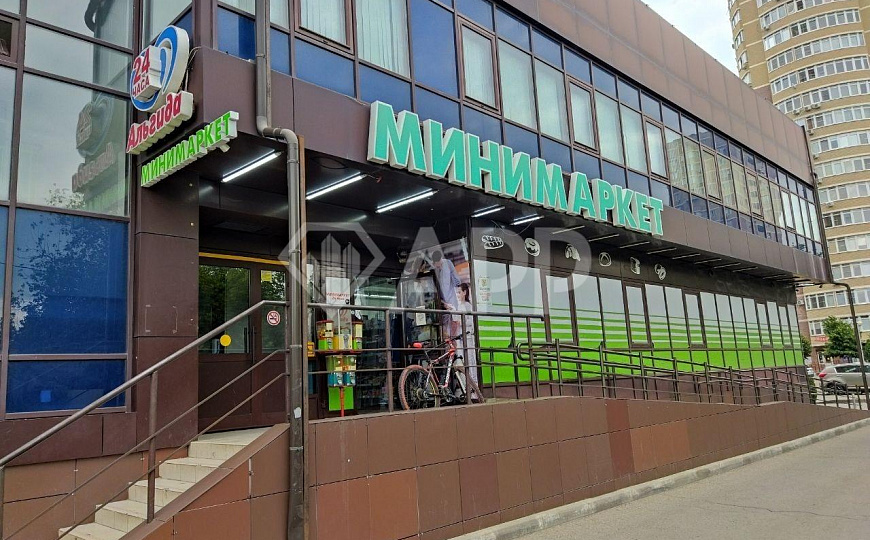 Сдаю торговое помещение, 230 м² фото
