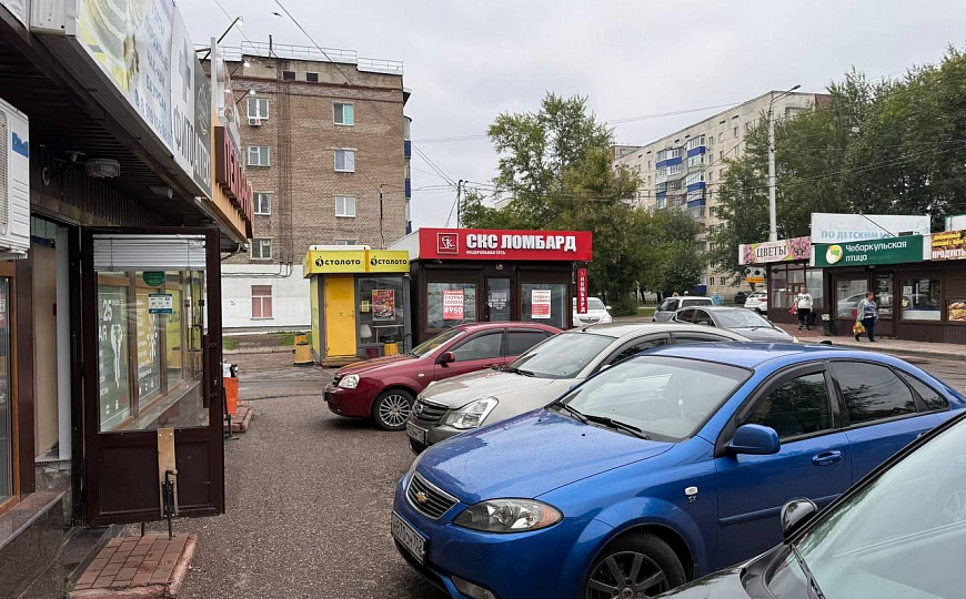 Помещение свободного назначения на первой линии базарчика фото