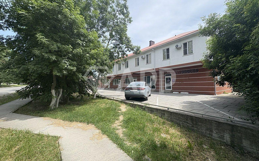 Сдаю торговое помещение, 53 м² фото
