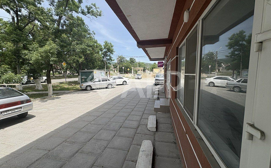 Сдаю торговое помещение, 53 м² фото