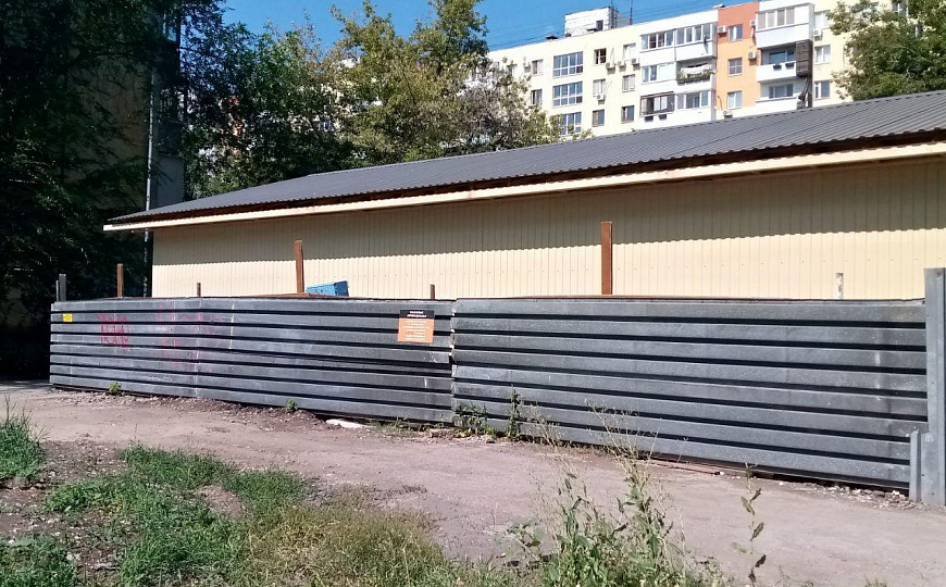Отдельно стоящее здание. фото
