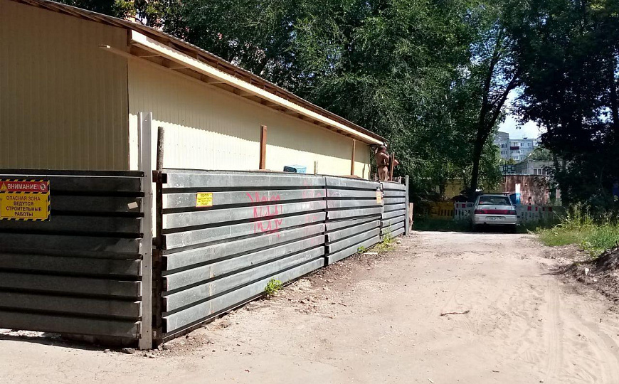 Отдельно стоящее здание. фото