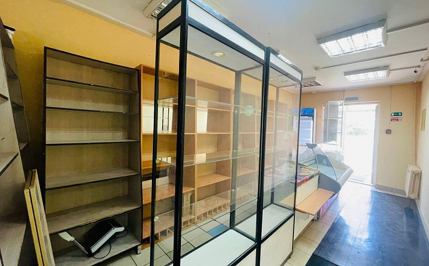 Сдам отделы в действующем магазине на высоком трафике 22м² и 11,5м² фото