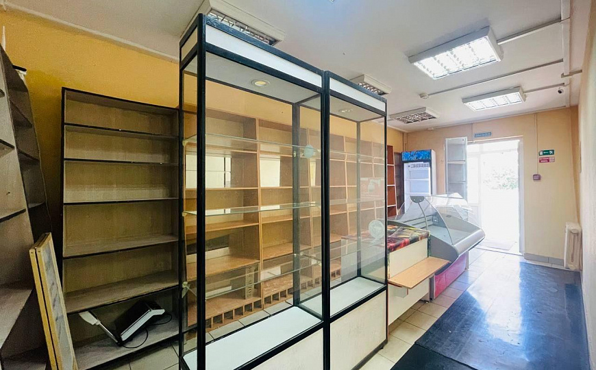 Сдам отделы в действующем магазине на высоком трафике 22м² и 11,5м² фото