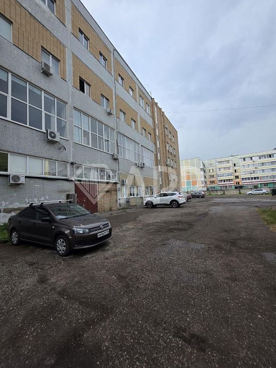 Продается отдельно стоящее здание с арендаторами 3970м² фото