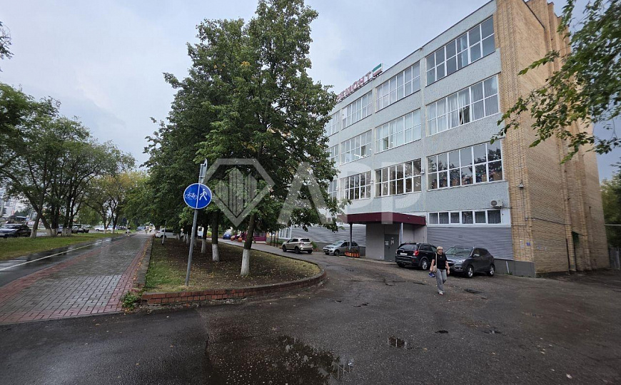 Продается отдельно стоящее здание с арендаторами 3970м² фото