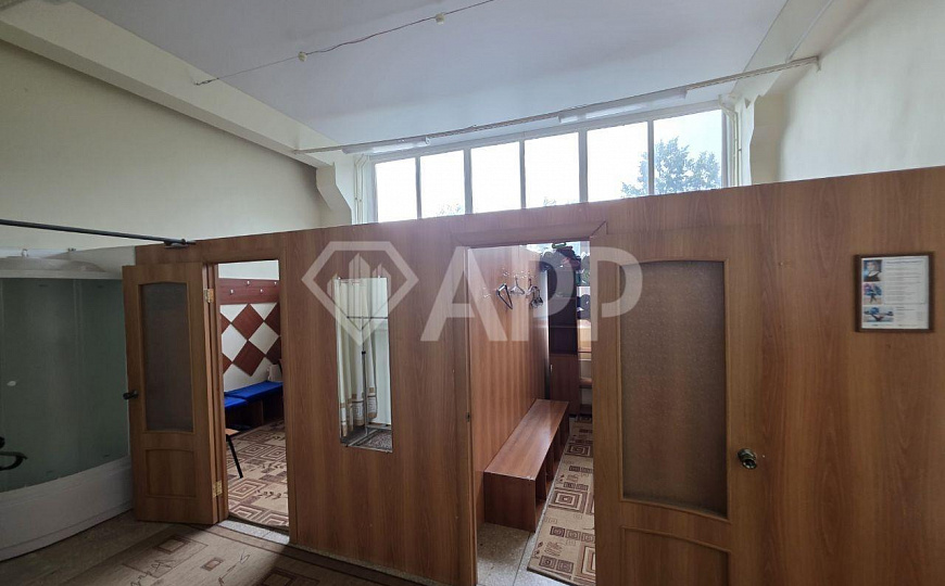 Продается отдельно стоящее здание с арендаторами 3970м² фото