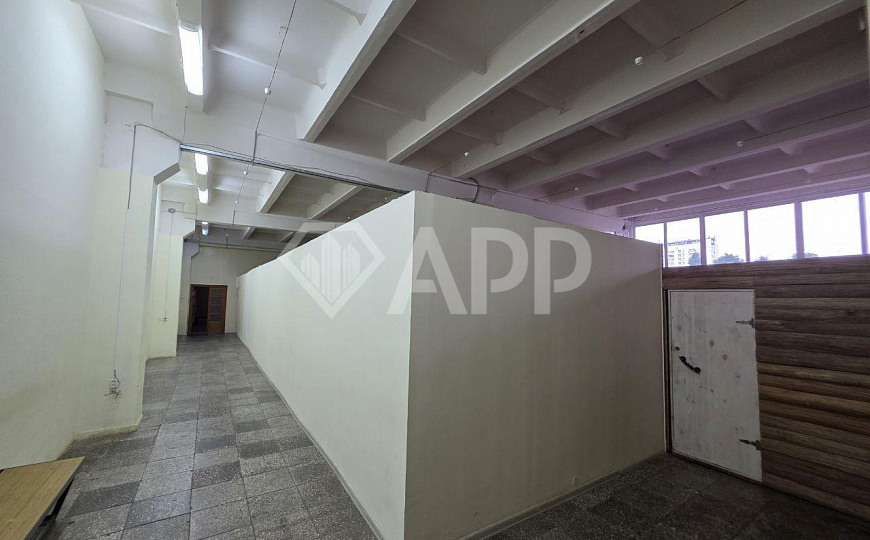 Продается отдельно стоящее здание с арендаторами 3970м² фото