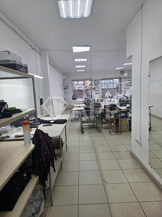 Продается отдельно стоящее здание с арендаторами 3970м² фото