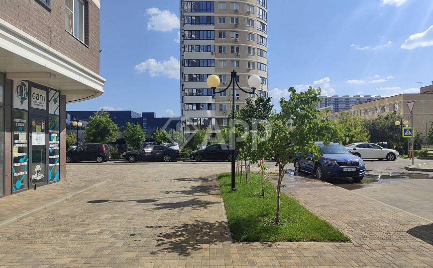 Сдаю торговое помещение, 79,6 м² фото