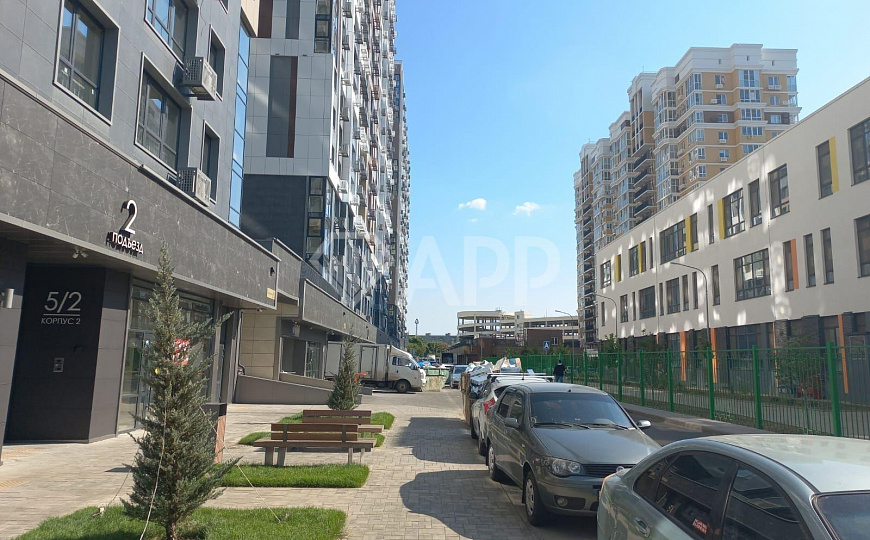 Продаю торговое помещение , 71,5 м² фото