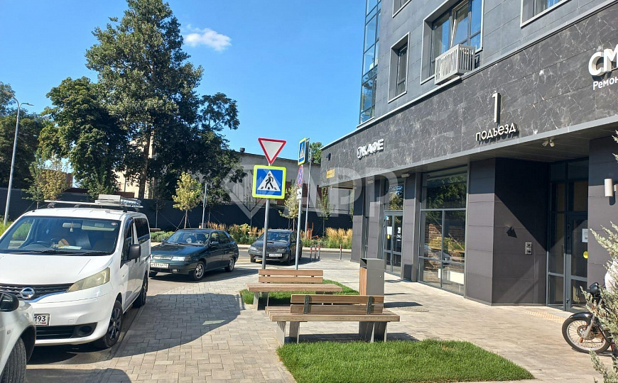 Продаю торговое помещение , 71,5 м² фото