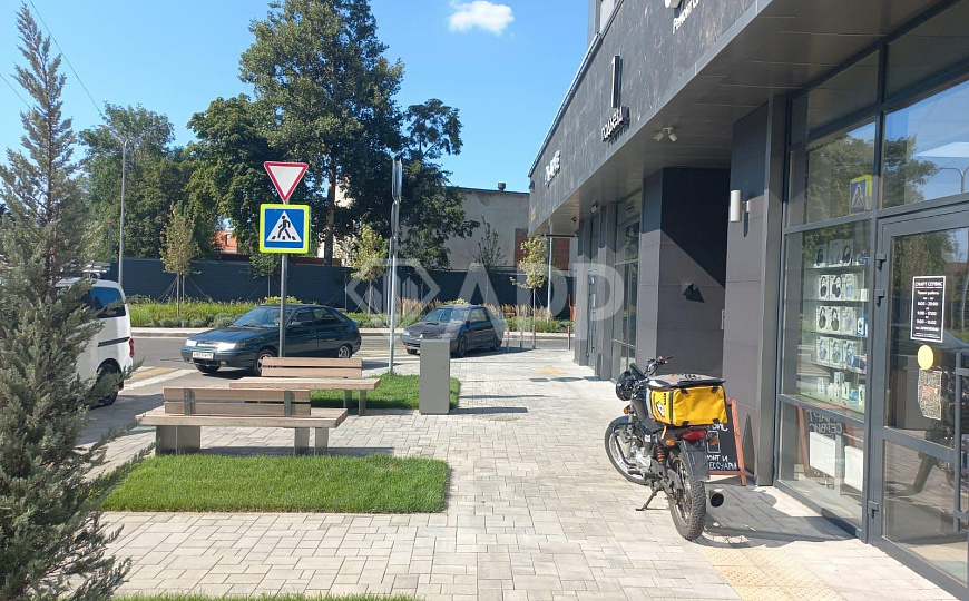 Продаю торговое помещение , 71,5 м² фото