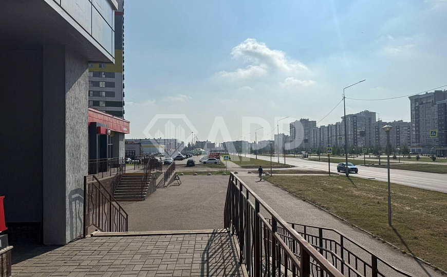 Помещение свободного назначение на красной линии фото