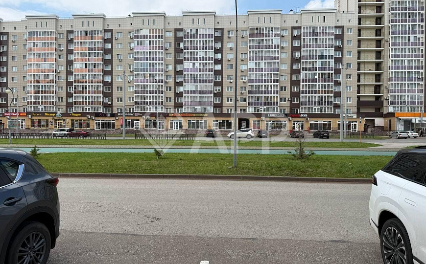 Коммерческое помещение на красной линии фото