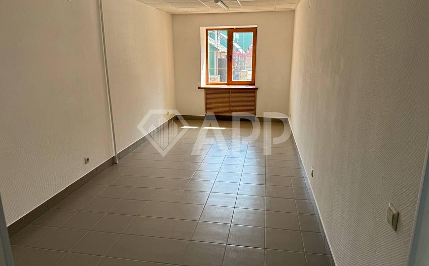Продам помещение на красной линии фото