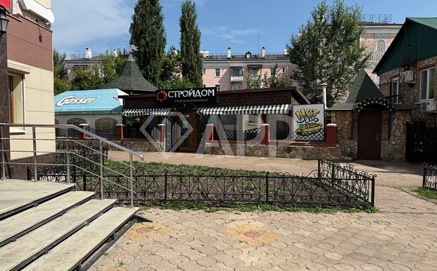 Продам помещение на красной линии фото