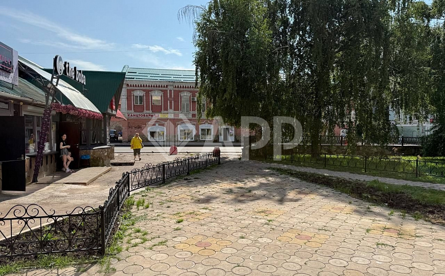 Сдам помещение свободного назначения на красной линии фото