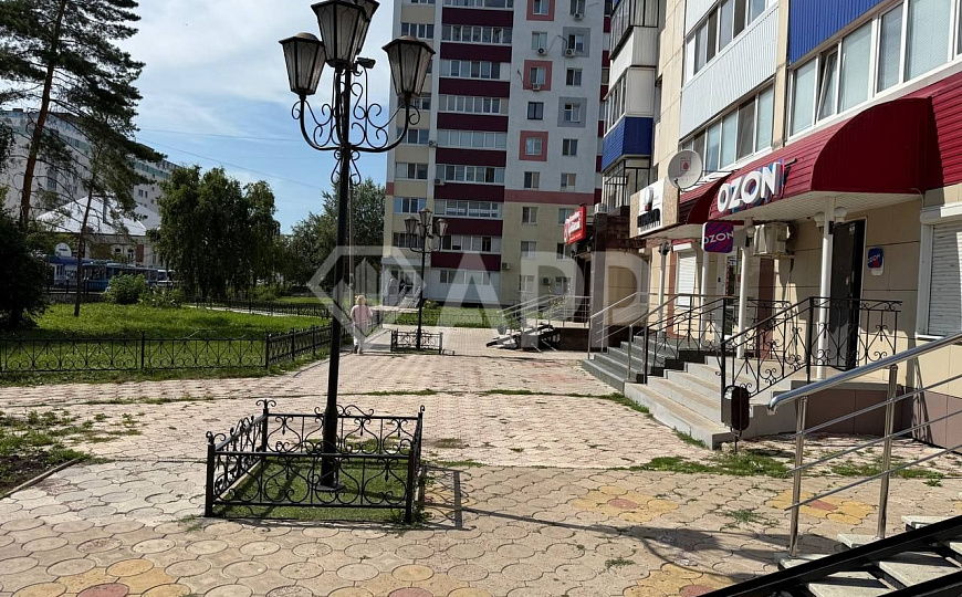 Сдам помещение свободного назначения на красной линии фото