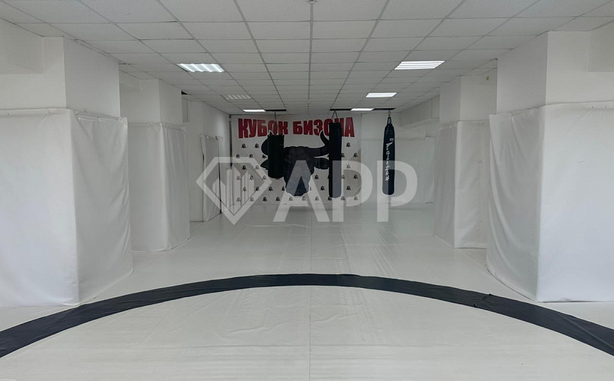 Сдам помещение свободного назначения, 383 м² фото