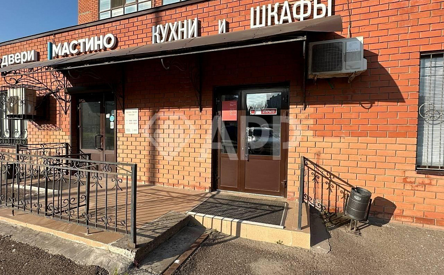 Помещение под магазин или офис на высоком автомобильном трафике, 158,4м² фото