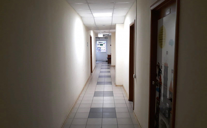Офис 5 кабинетов 83 м² фото