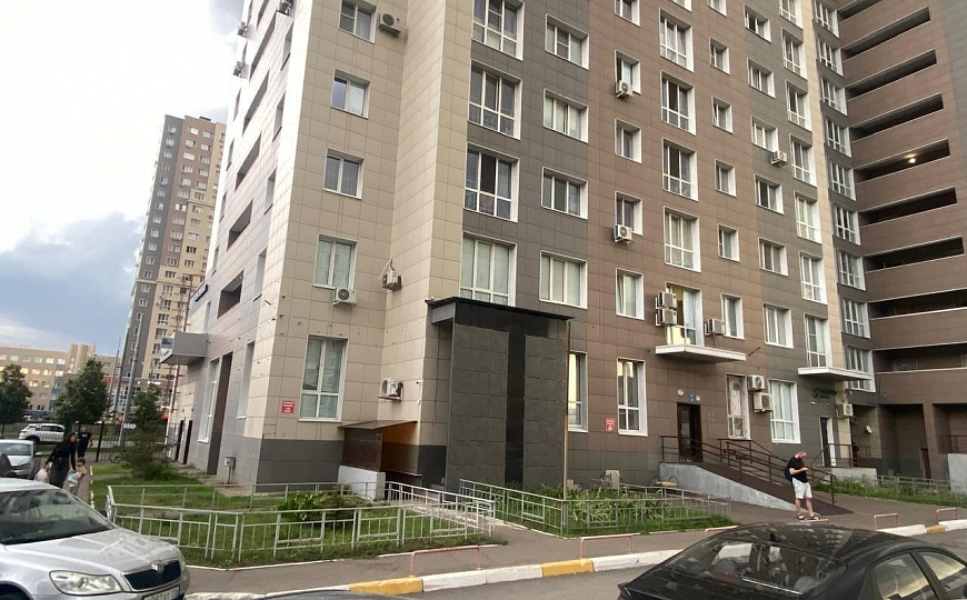 Помещение с отдельным входом под офис или услуги, 70м² фото
