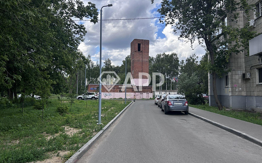 Здание с участком у метро Яшьлек фото