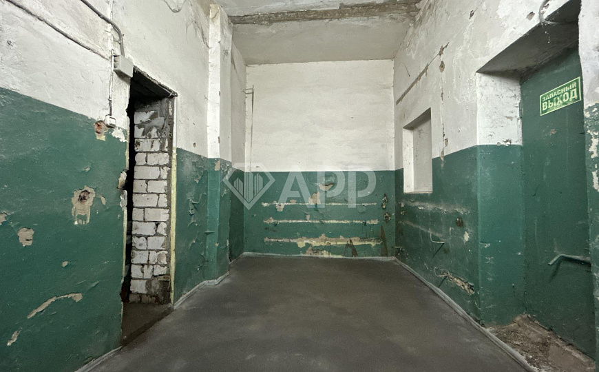 Здание с участком у метро Яшьлек фото