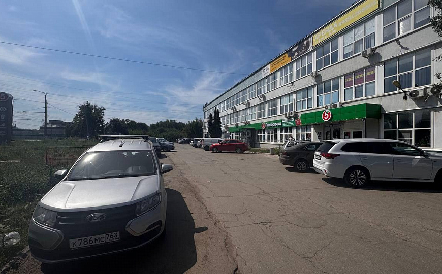 Торгово-офисный центр фото
