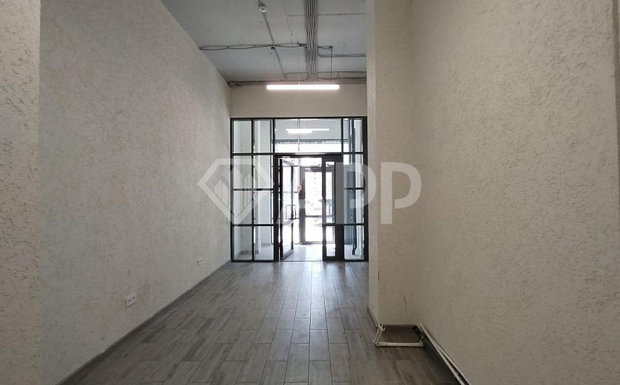 Продаю помещение с арендатором, в новом ЖК, 30,8 м2 фото