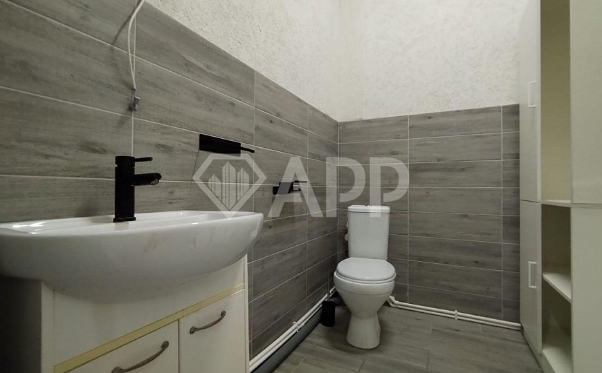 Продаю помещение с арендатором, в новом ЖК, 30,8 м2 фото