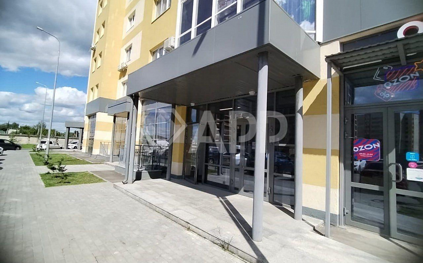 Продаю помещение с арендатором, в новом ЖК, 30,8 м2 фото