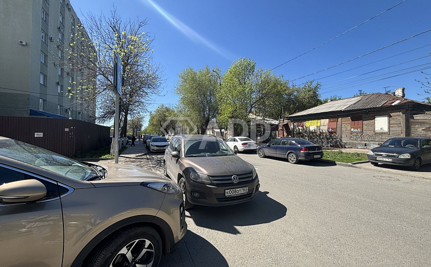 Склад с пандусом в центре городе и площадкой, 400 м² фото